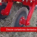 Rquipo agrícola HE-VA con discos de corte dentados y un Subsolador BIOTOPO-STEALTH.