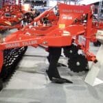 Grass-Tiller de HE-VA en una nave