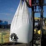 Dispensador material a granel RAIMO cerrado y resto del contenido del big-bag guardado