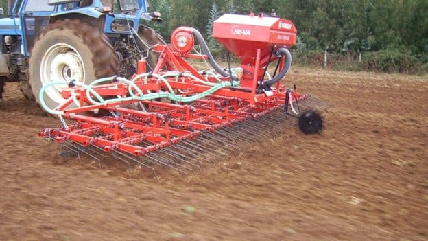 Rastra de Púas Weeder con Multiseeder